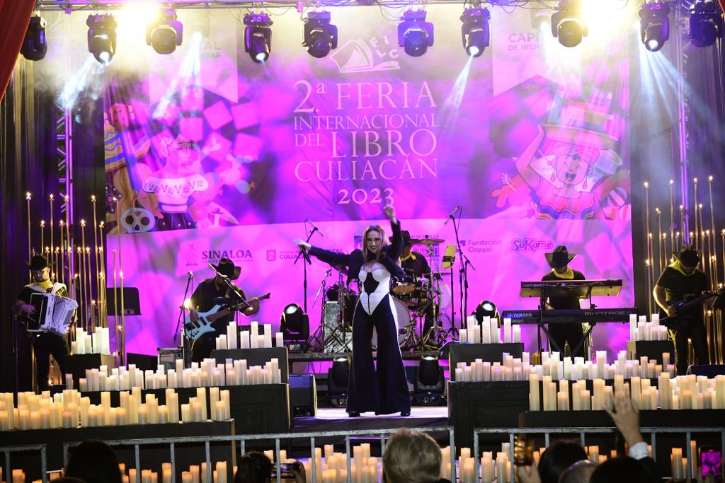 Carolina Ross conquista con su mágico concierto en la FIL Culiacán 2023