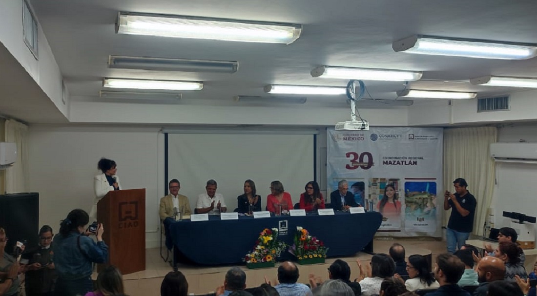 Dan reconocimiento póstumo al doctor Albert Maurits Van der Heiden, durante 30 aniversario del CIAD Mazatlán