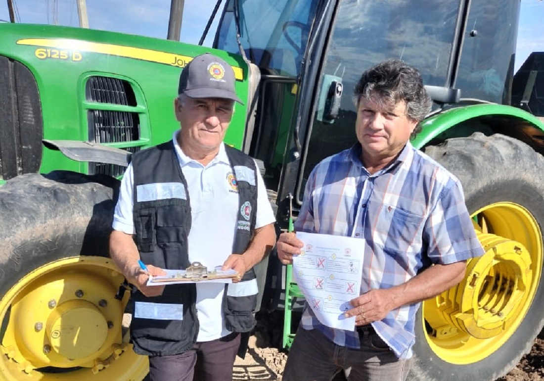 Protección Civil de Angostura concientiza a productores sobre uso responsable de agroquímicos y desecho de envases