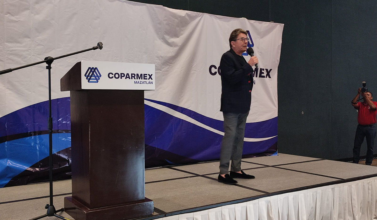 Compara Ernesto Coppel diferencias de Mazatlán y Los Cabos ante calidad en la oferta turística