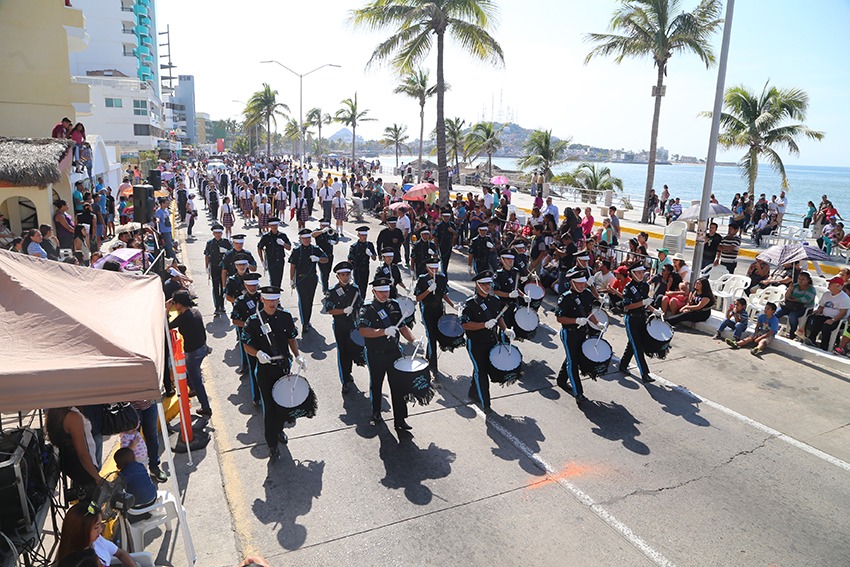 ‘Que se vengan más temprano’, recomienda Tránsito ante tráfico por desfile en Mazatlán