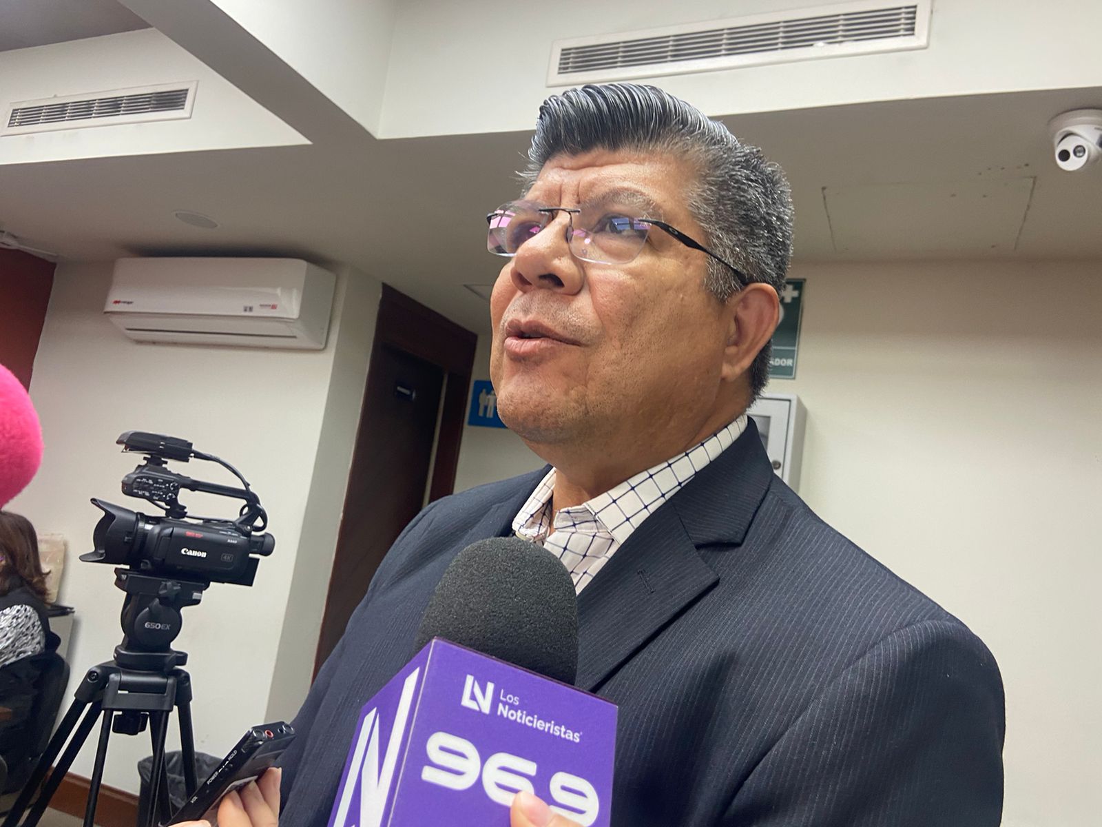 “Sacar a los alumnos de las aulas, deja en evidencia la corrupción que hay en la UAS”: Diputado