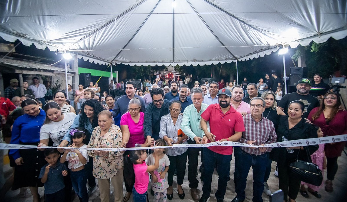 Entrega alcalde Juan de Dios Gámez calles pavimentadas en colonias al sur de Culiacán