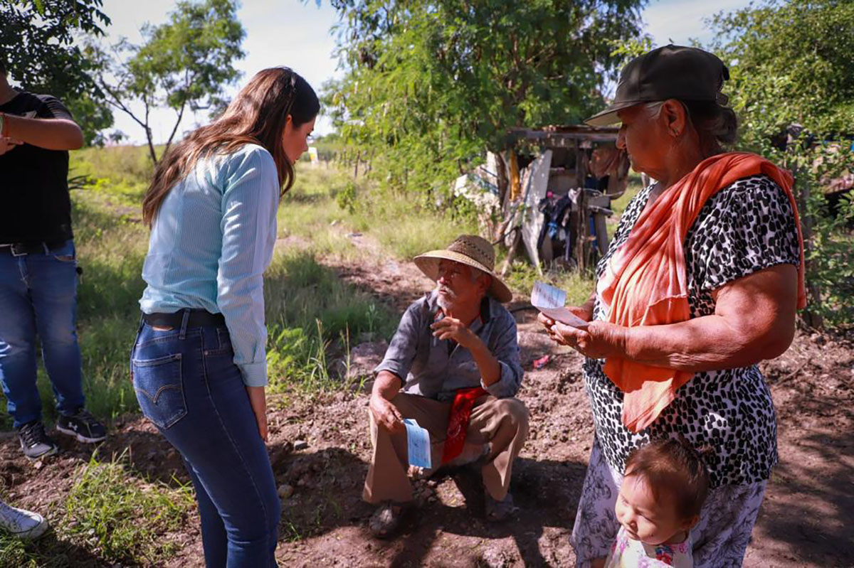 Entrega DIF Bienestar apoyos económicos a familias del sur de Culiacán que resultaron afectadas por ‘Norma’