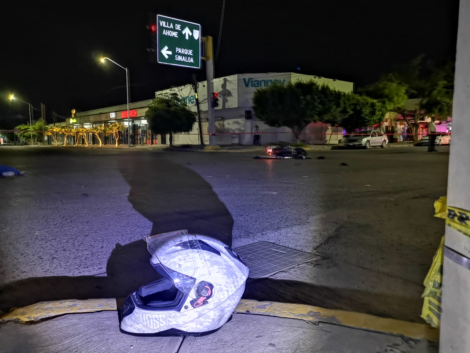Joven motociclista pierde la vida en el sector centro de Los Mochis tras accidente vial