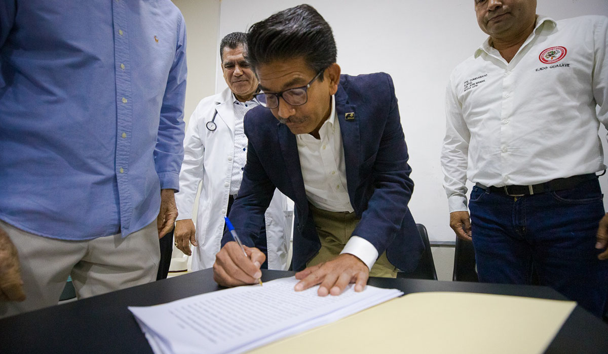 Después de 13 años de lucha, firman convenio de donación de terreno frente al Hospital General de Guasave