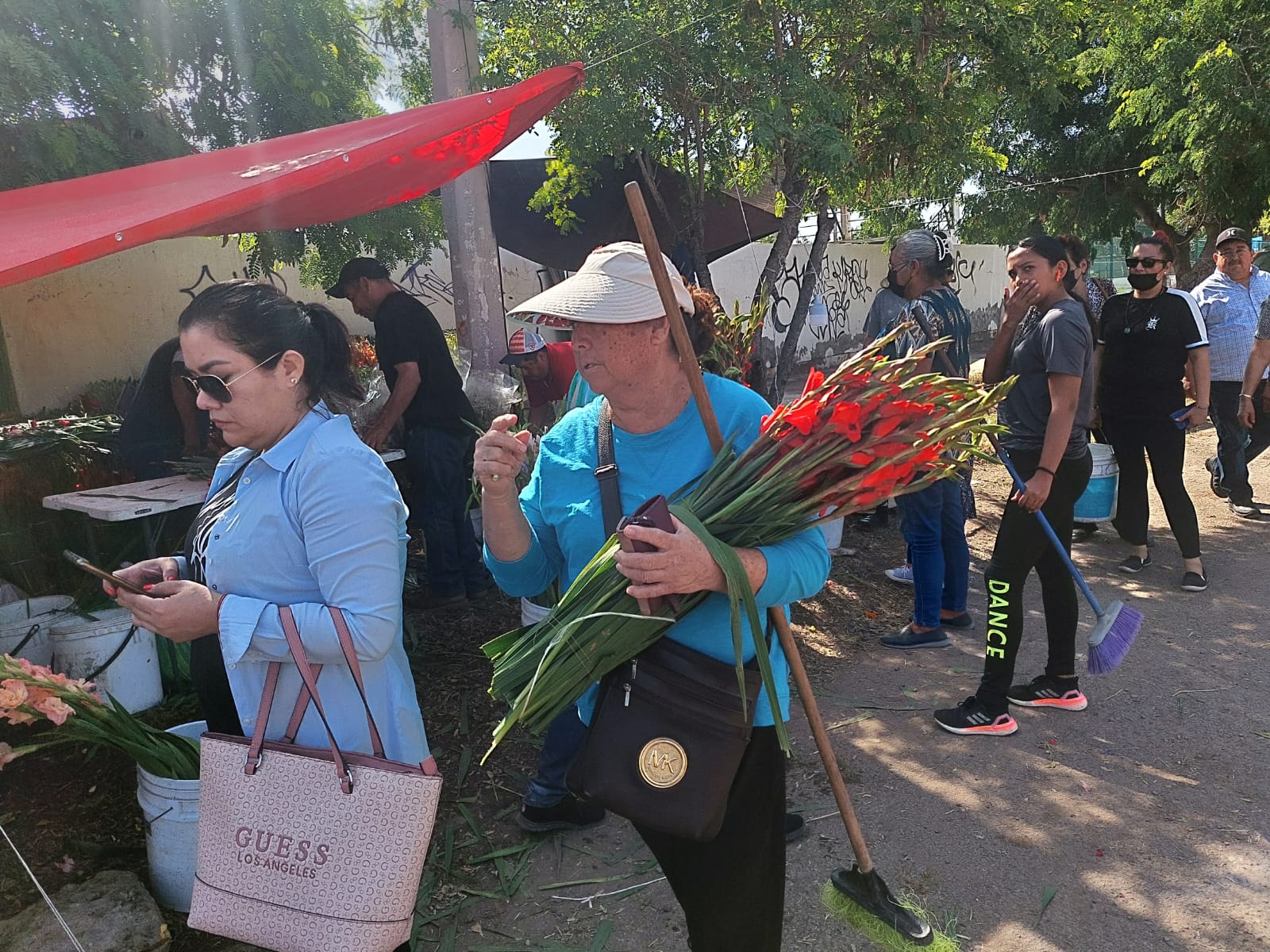 Detectan tráiler golondrino; desalojan a floristas del interior de panteón; incidencias en Ahome: Normatividad