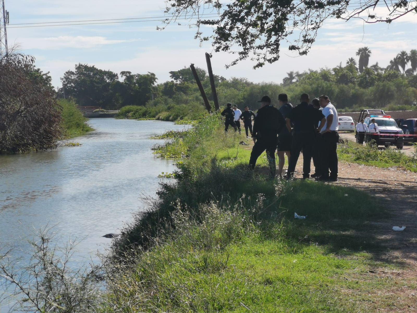 Localizan sin vida a una mujer dentro del canal Terán en Los Mochis