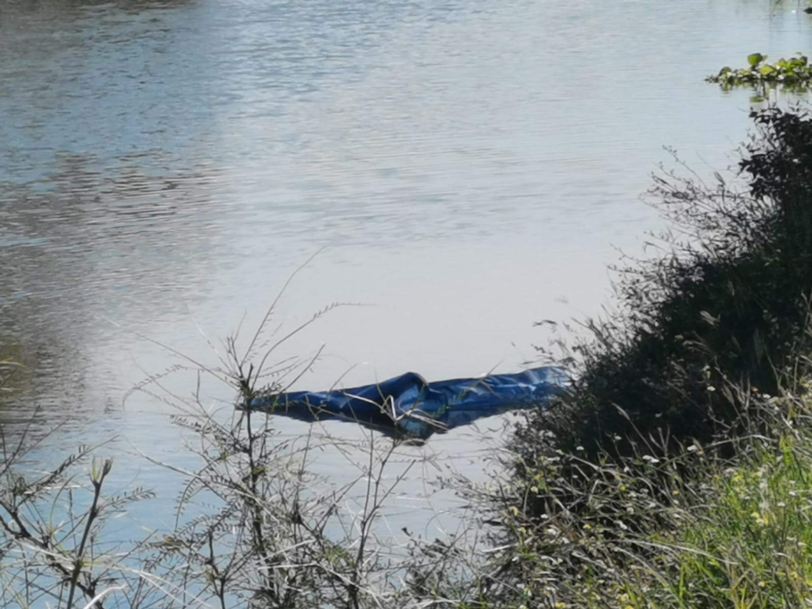 No ha sido identificada la mujer localizada sin vida dentro del canal Terán en Los Mochis: FGE