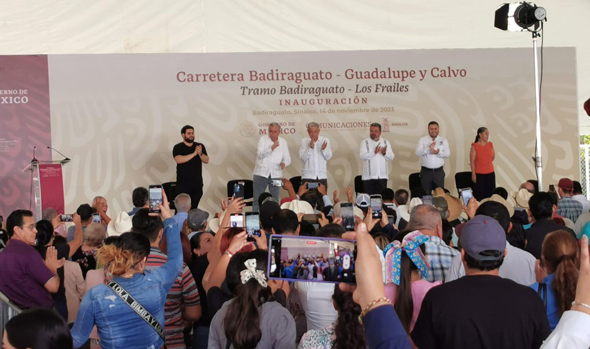 Ante miles de asistentes inaugura AMLO tramo carretero Badiraguato – Los Frailes