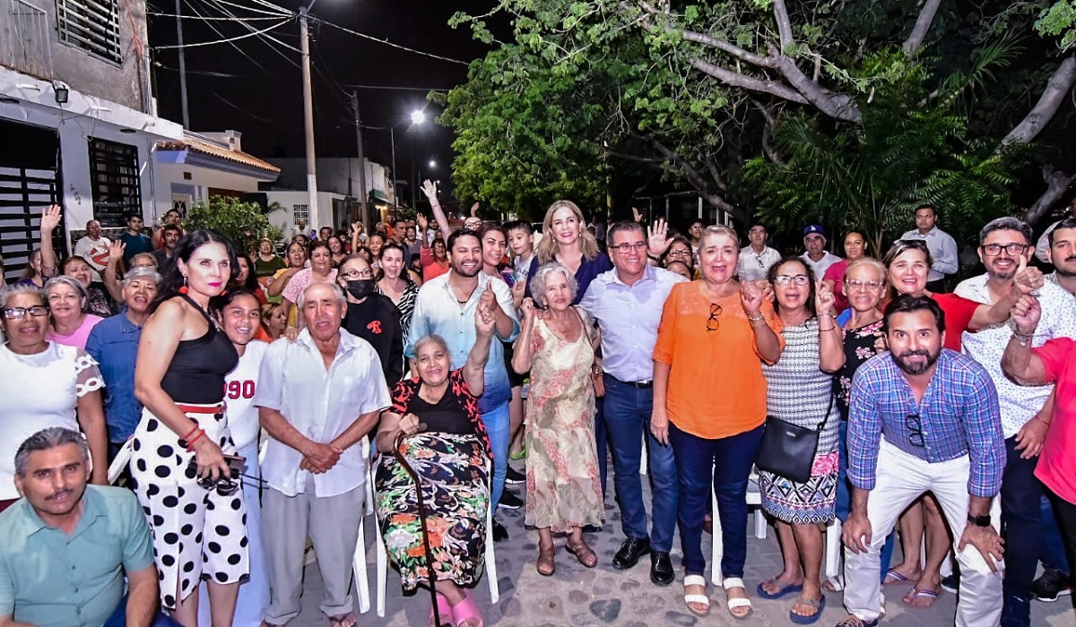 Julión Álvarez ‘encendió’ Fuentes del Valle junto al alcalde, Édgar González en Mazatlán