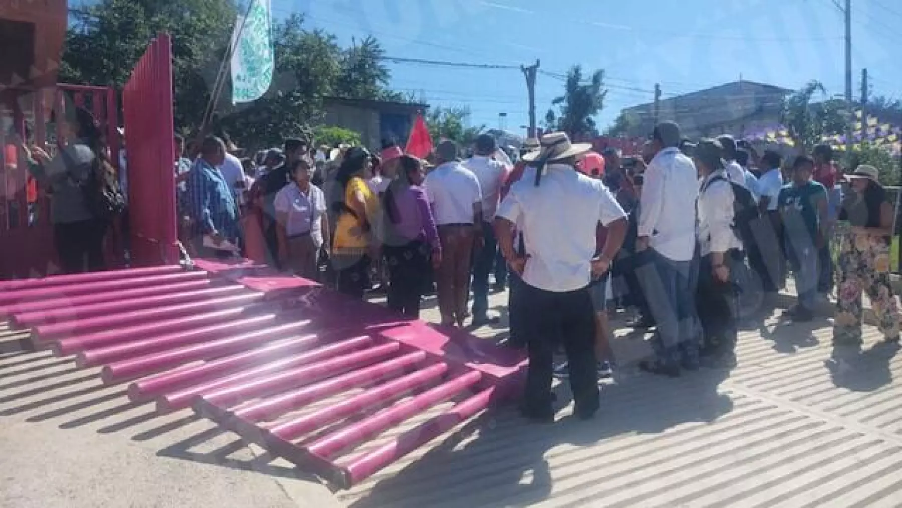 ‘Iban a provocar’: AMLO cuestiona los motivos del rechazo de maestros en el CRIT de Guerrero (videos)