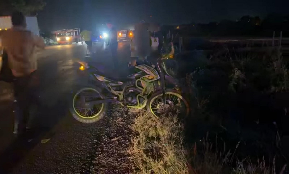 Motociclista es arrollado sobre la carretera a Las Glorias, en Guasave