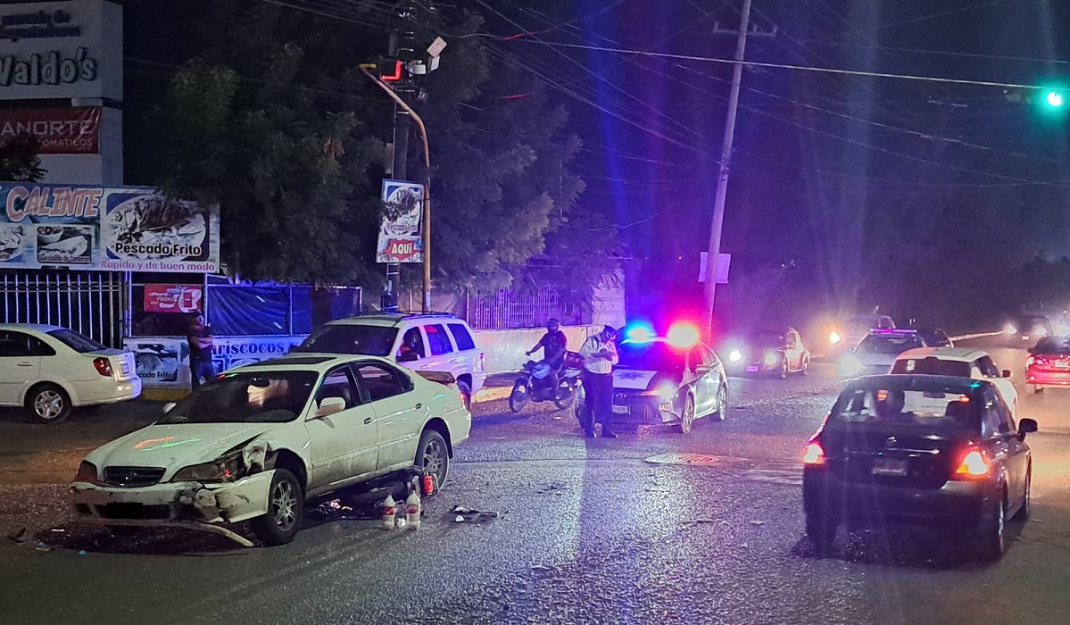 Motociclistas resultan lesionados al ser arrollados por vehículo en Culiacán