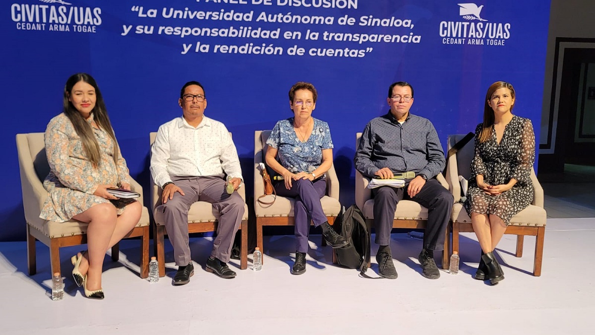 Panel de discusión “La UAS, y sus responsabilidades en la transparencia y rendición de cuentas” divide opiniones