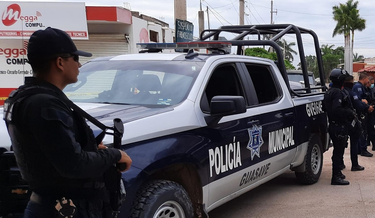 Roban costales de semillas de campo agrícola en Juan José Ríos