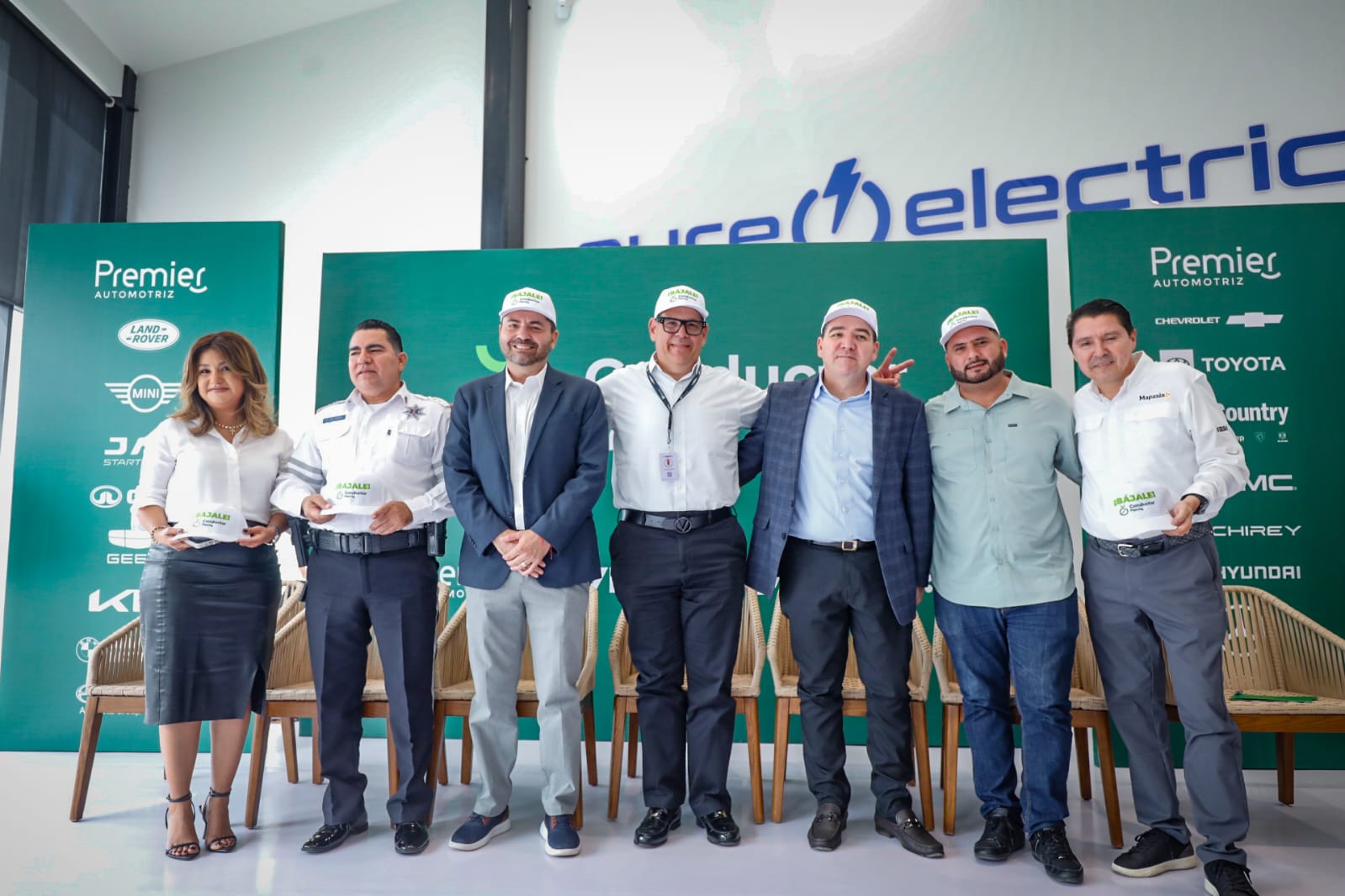 ¡Bájale! Premier Automotriz y Vibra Radio promueven buenas prácticas al volante