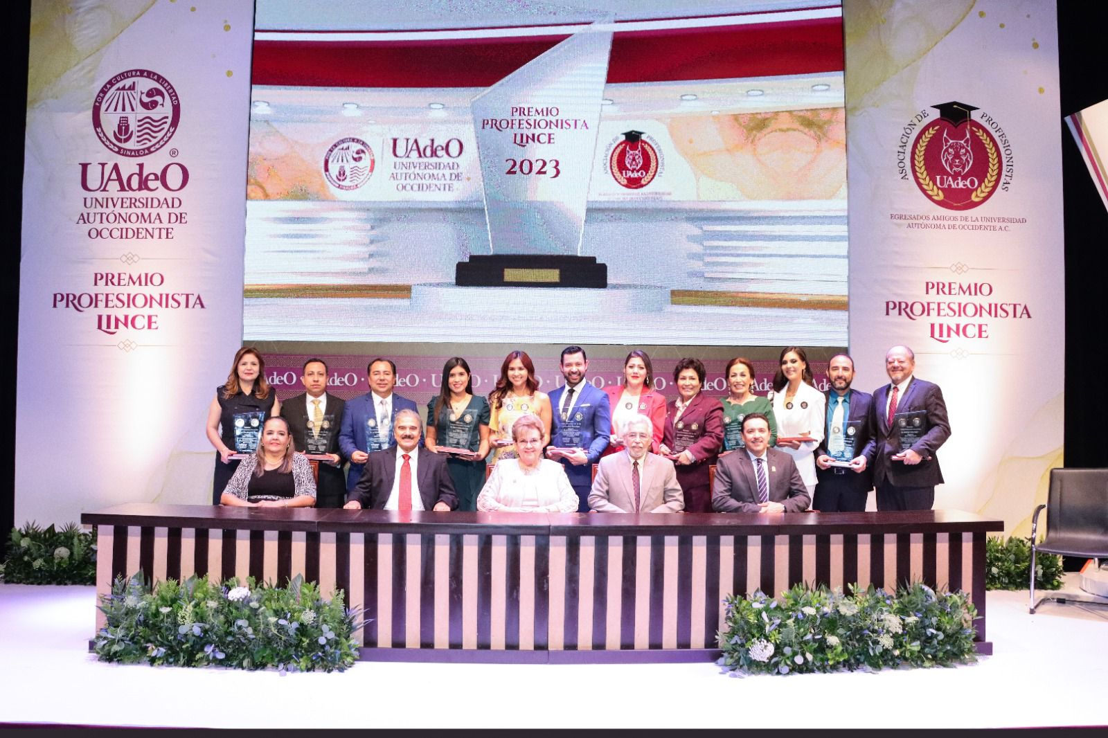 Celebran la cuarta edición de la entrega del Premio Profesionista Lince
