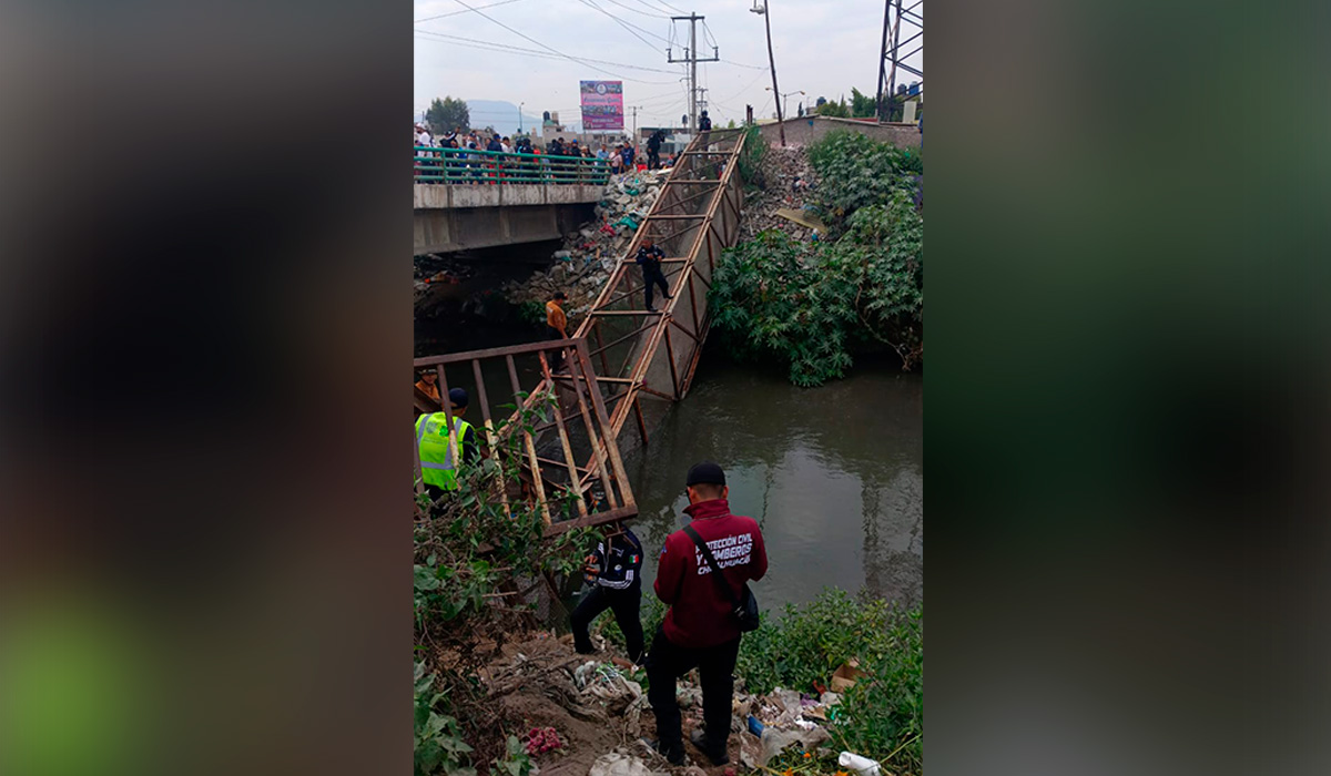 Desplome de puente peatonal, único reporte de incidentes este Día de Muertos: AMLO