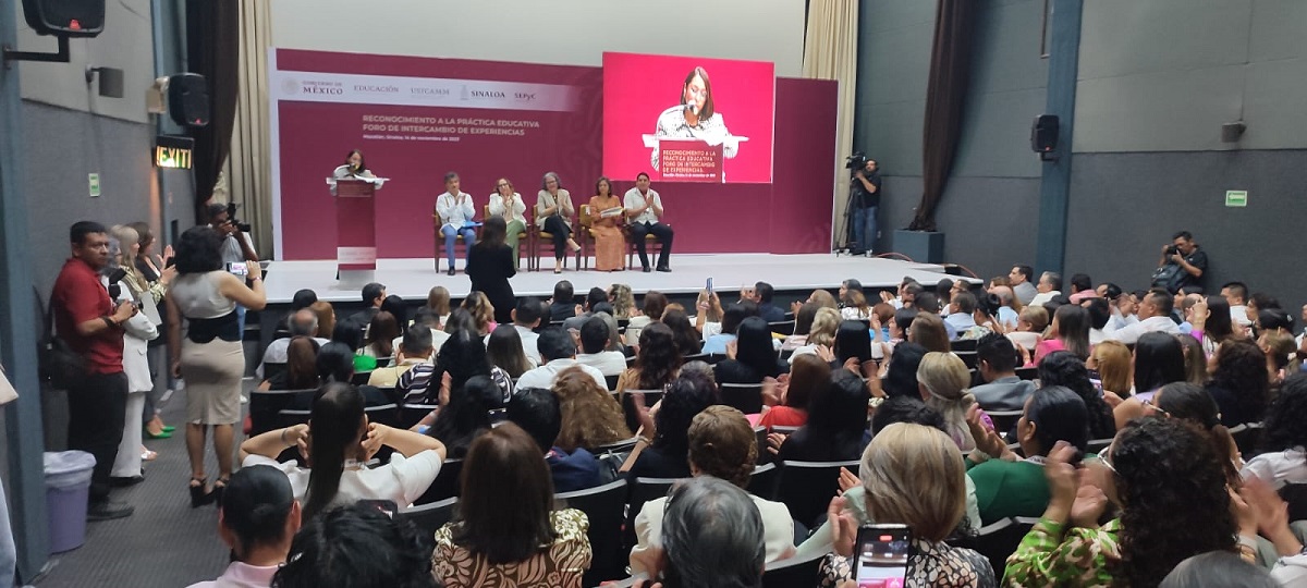 Reconocen a 154 maestros del noroeste de México por implementar prácticas educativas innovadoras