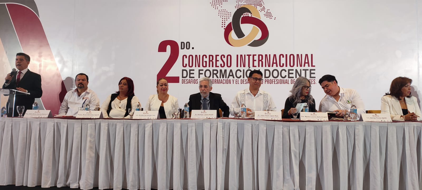La capacitación constantes una de las formas que tienen los profesores para estar al día en la docencia