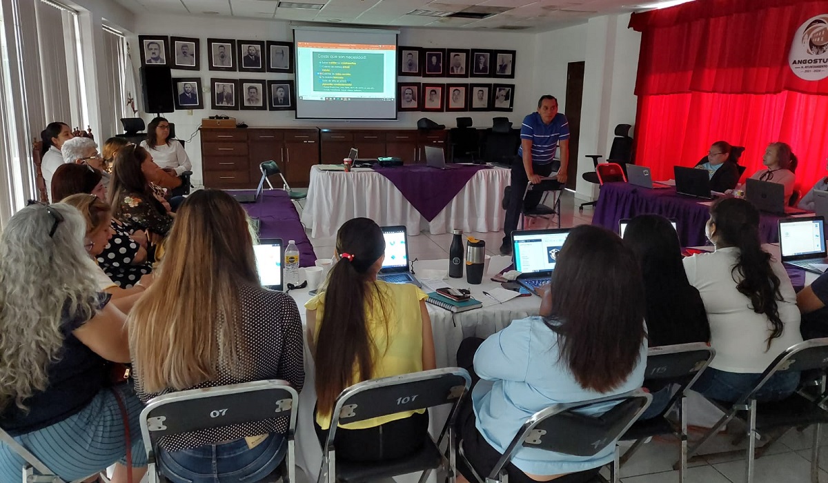 Buscan en Angostura empoderar a la mujer a través de su economía