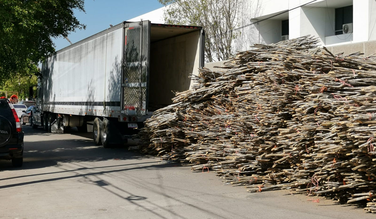 FGR asegura un tráiler cargado con metanfetaminas en la México 15, en Ahome