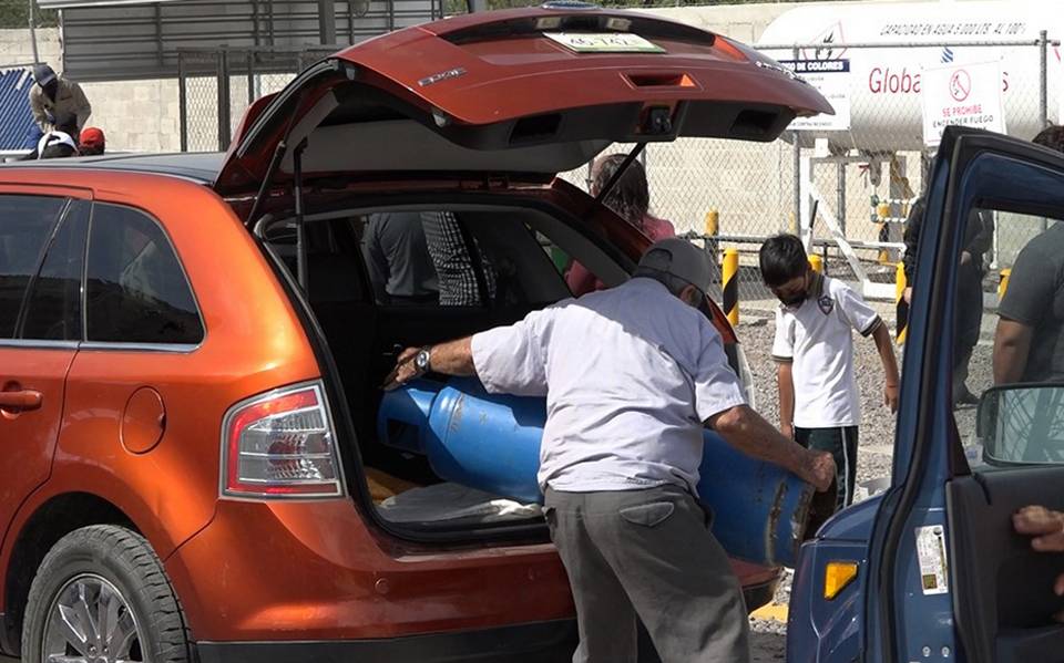 Evita desgracias… por esta razón es peligroso llevar a recargar el cilindro de gas LP en la cajuela del auto