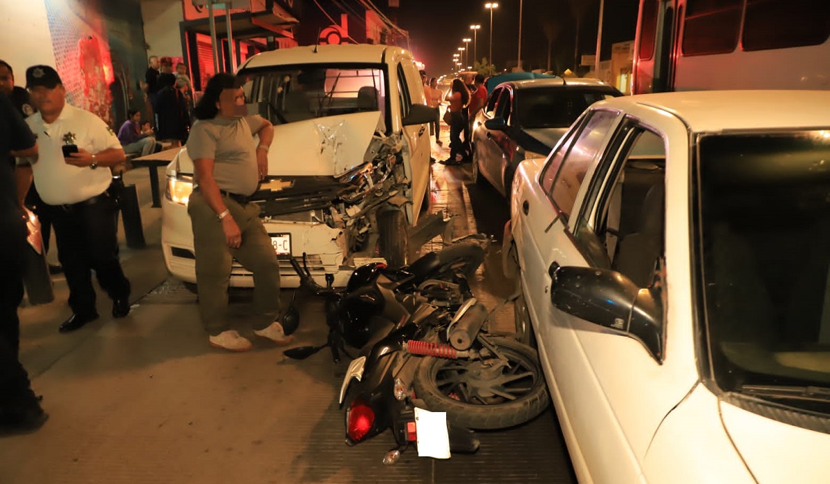 Joven resulta herida en carambola provocada por conductor en estado de ebriedad en Mazatlán