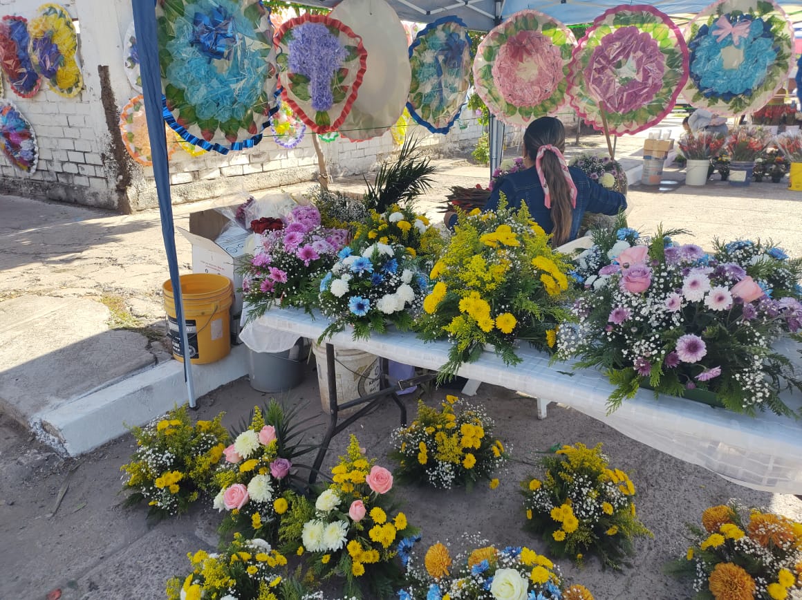 Los tiempos no son los mismos, comerciantes de Guasave no tuvieron buenas ventas en Día de Muertos