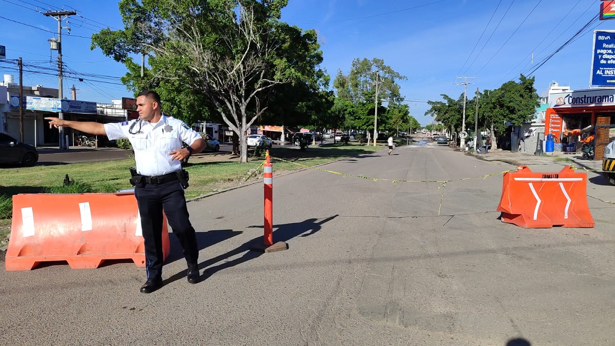 Reordenan vías alternas en Villa Verde, Mazatlán ante obra de reparación de drenaje