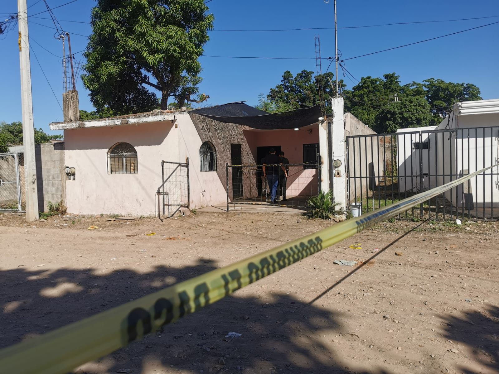 A balazos encuentran asesinado a un hombre dentro de su domicilio en Culiacán