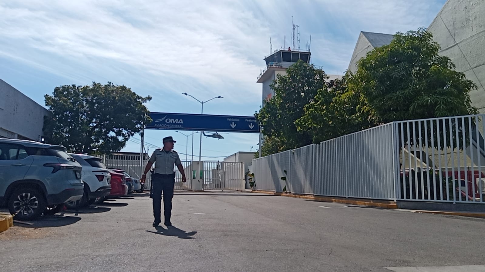 AMLO llega a Mazatlán y se va en helicóptero a Santa María