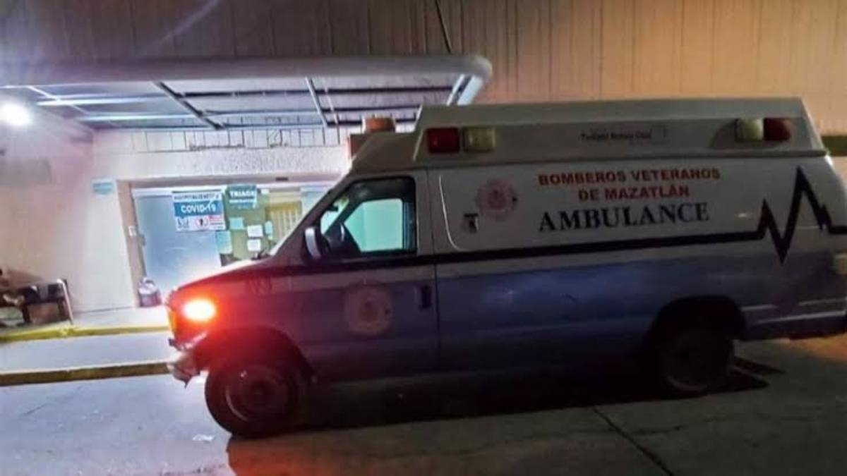 Motociclista derrapa y termina malherido en Mazatlán
