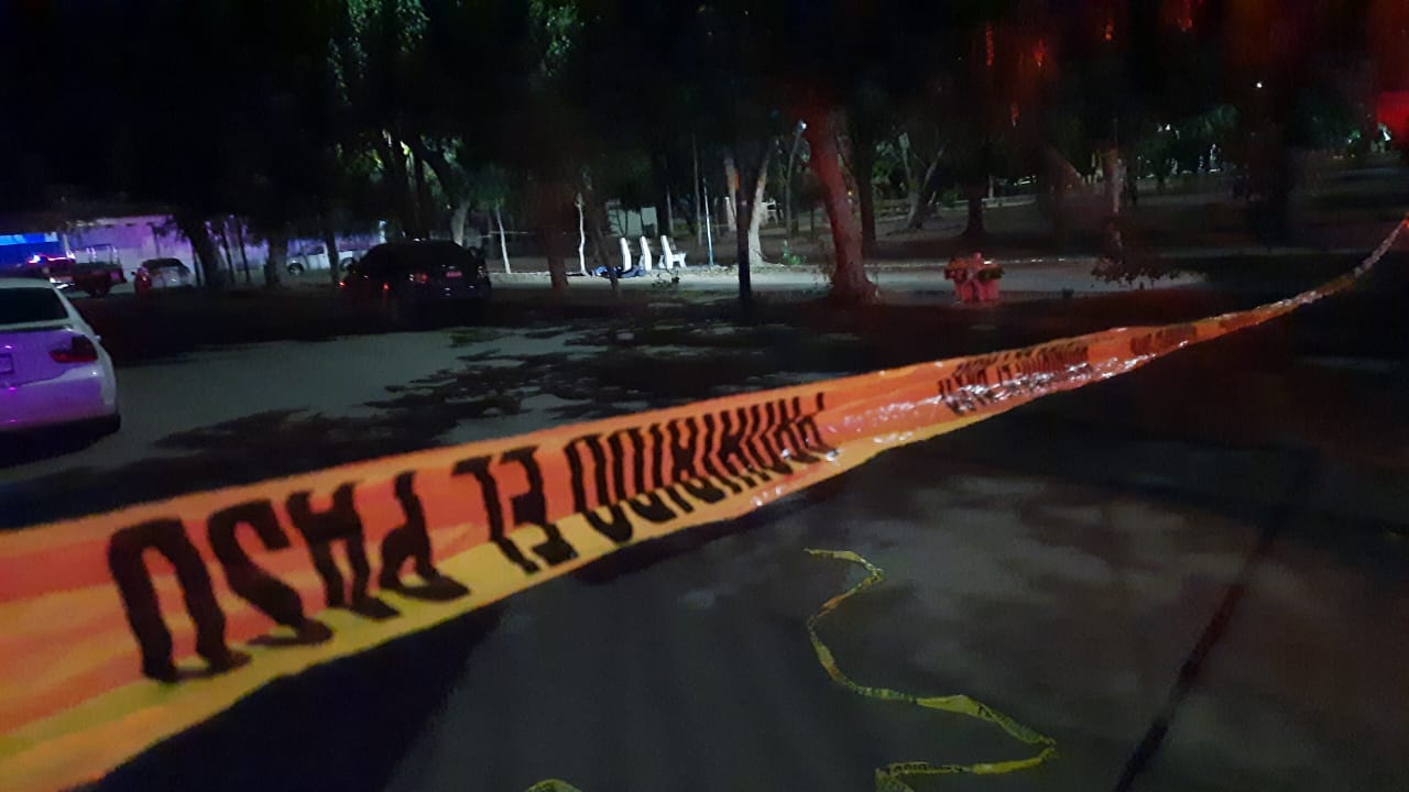 Asesinan a balazos a dos hombres en el parque de la colonia La Campiña en Culiacán