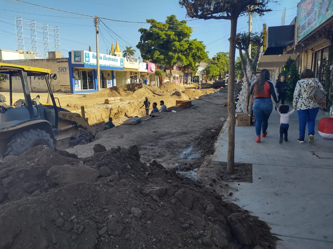 Ayuntamiento de Guasave no concluye la obra de la Cuauhtémoc en tiempo establecido