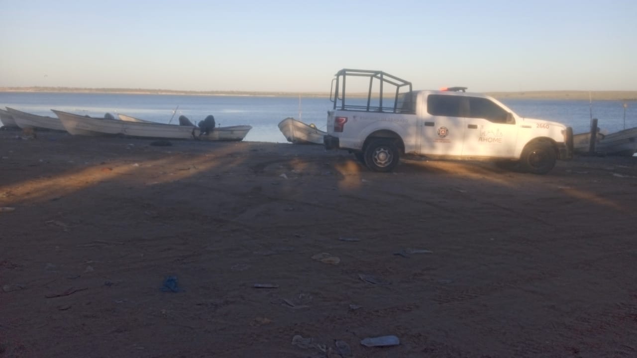 Buscan a pescador desaparecido en el campo pesquero el Jitzámuri, Ahome; se cayó de la panga