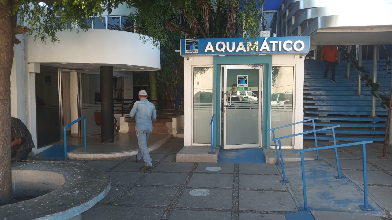 CFE dejó sin luz a JUMAPAM este viernes por algunas horas por adeudo de 12 mdp