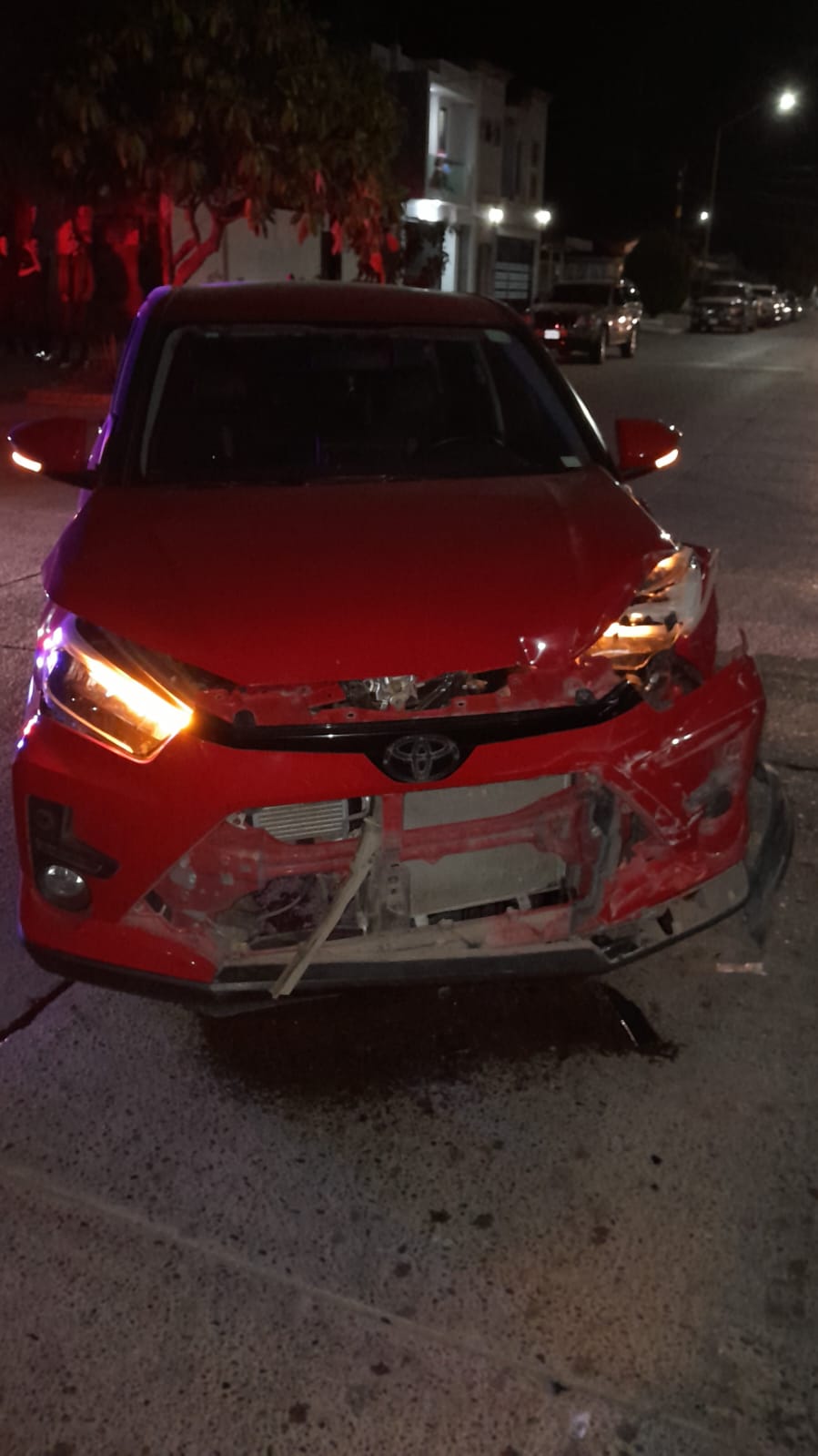 Camioneta se pasa un alto y provoca choque en Guasave, por suerte no hubo lesionados