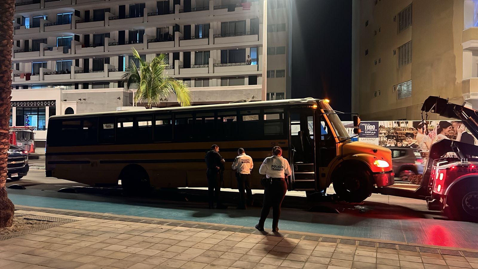 Cargó diésel y huyó sin pagar; así inició la persecución de autobús escolar en Mazatlán