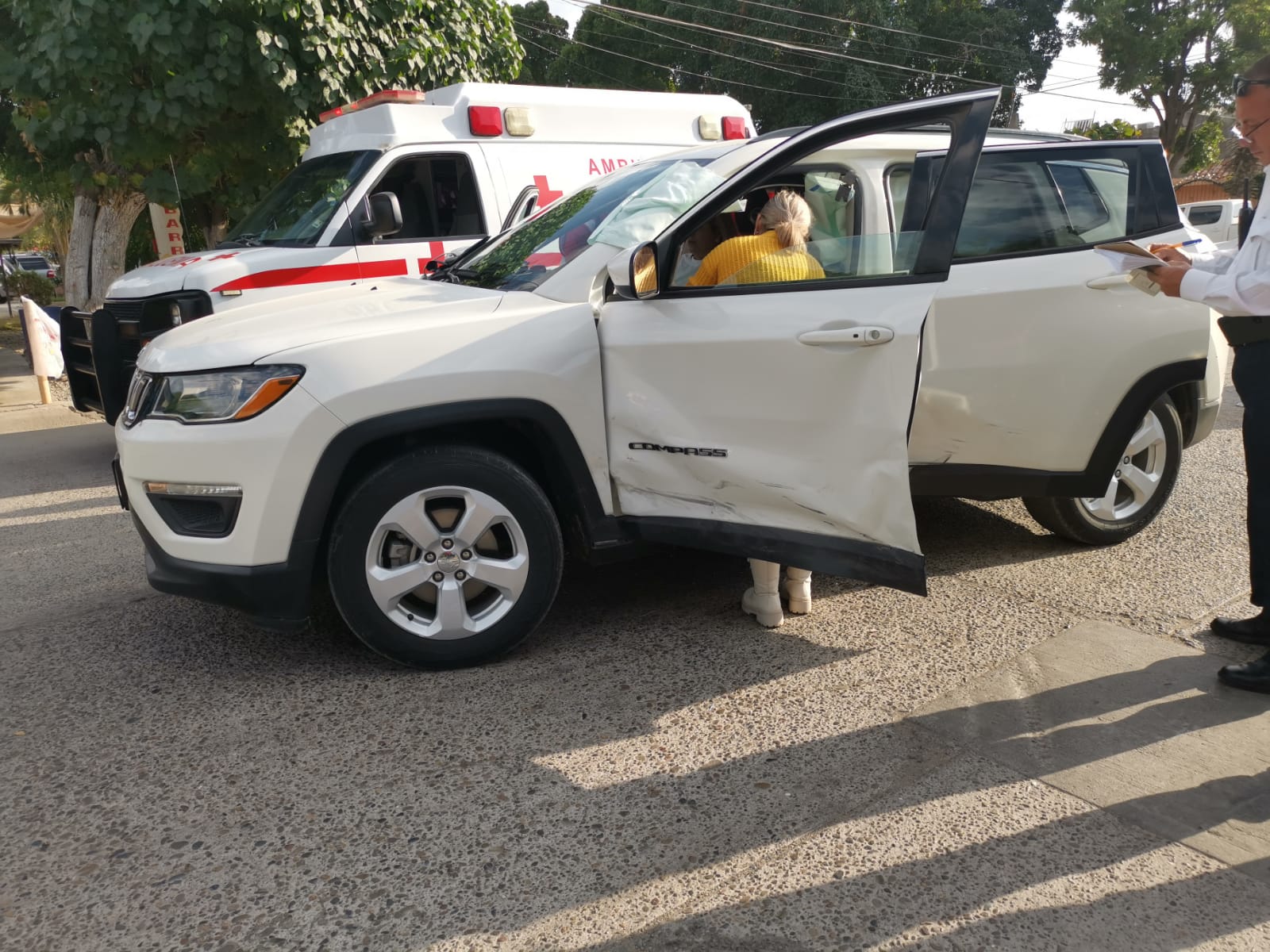 Cuatro lesionados deja accidente en la colonia La Cuchilla en Los Mochis