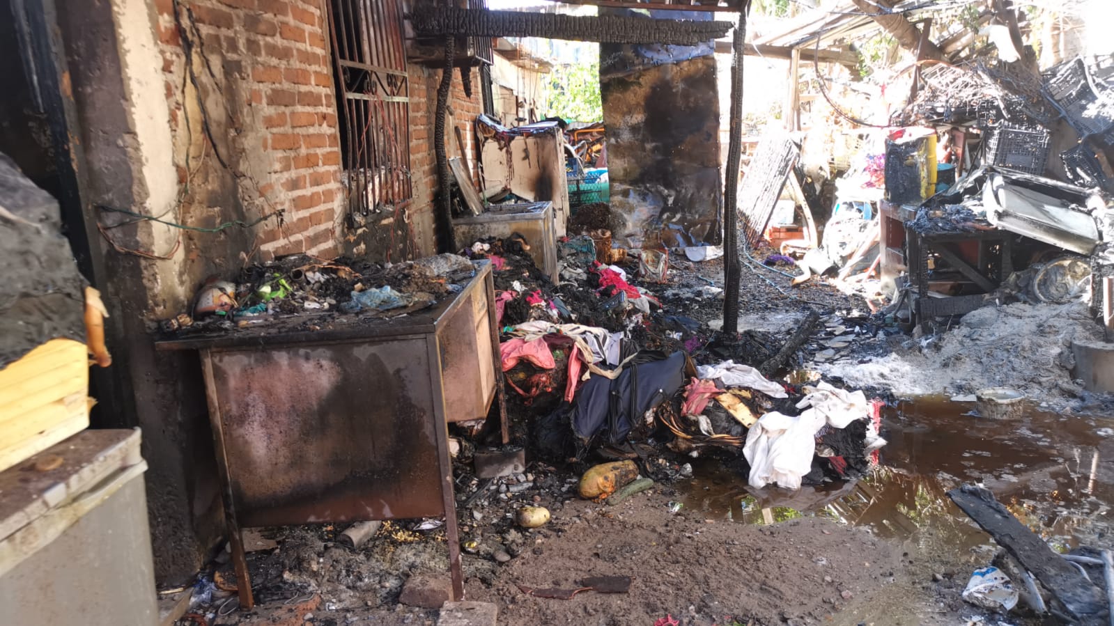 Don José lo perdió todo luego de que el fuego acabara con su hogar; pide ayuda a la sociedad mochitense