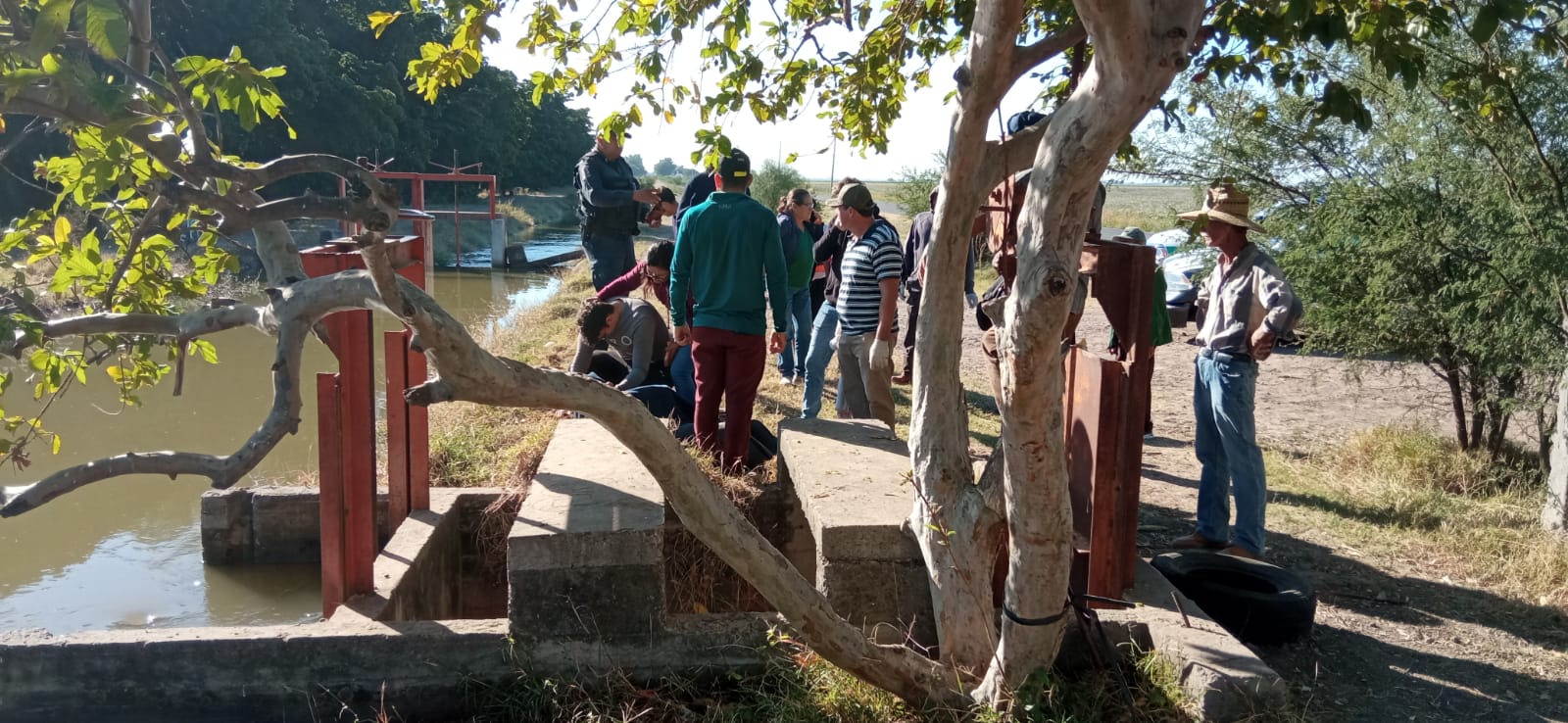Don Manuel estaba desaparecido en Guasave; fue encontrado sin vida, atorado en la compuerta de un canal