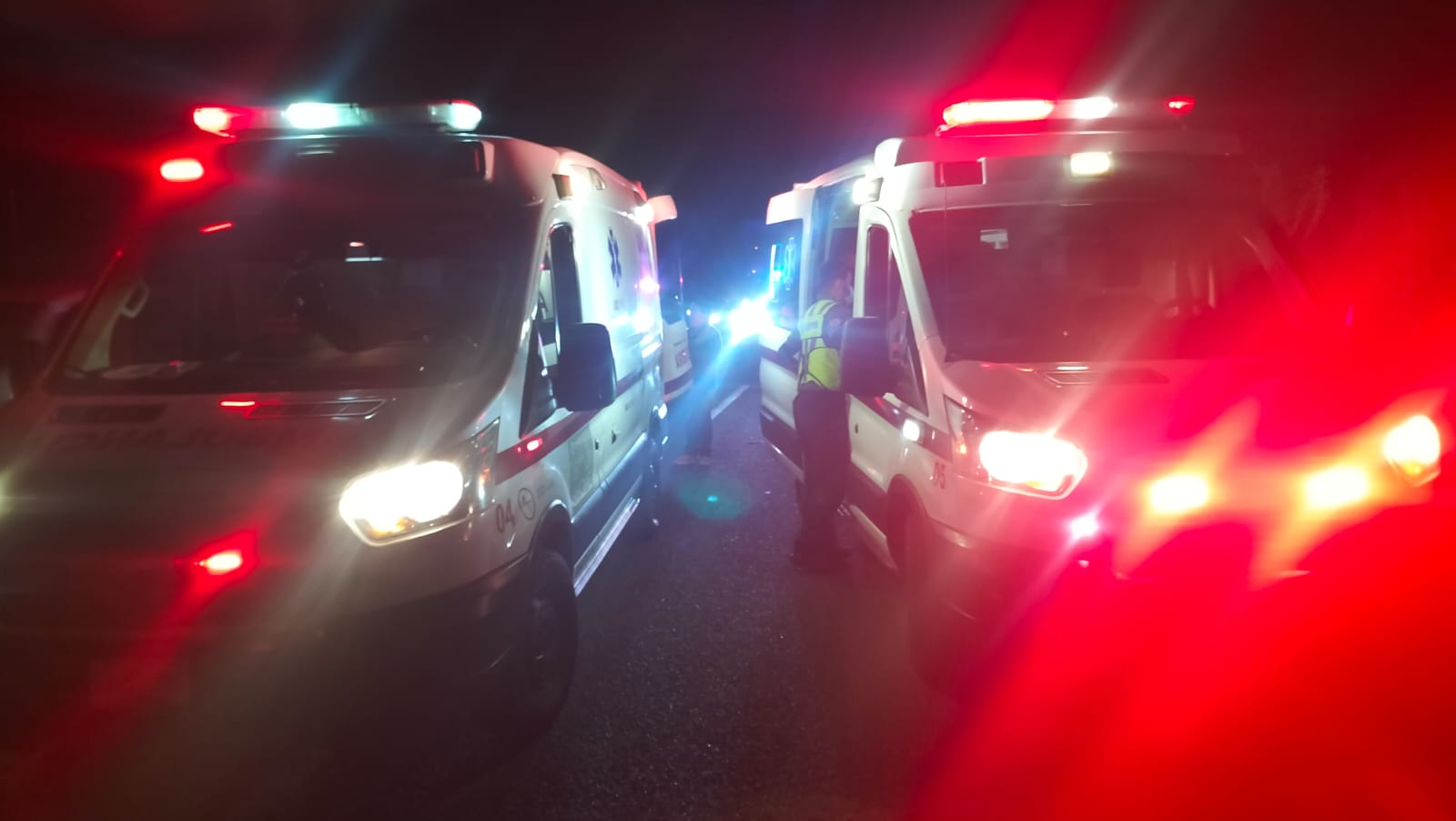 Dos motociclistas resultan con lesiones tras ser embestidas por un vehículo en la México 15 Ahome