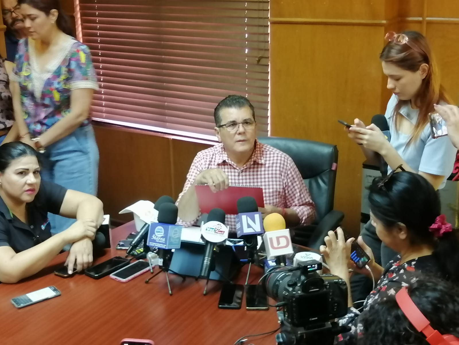 En la recta final Édgar González solicitó su registro para contender por la alcaldía de Mazatlán por Morena