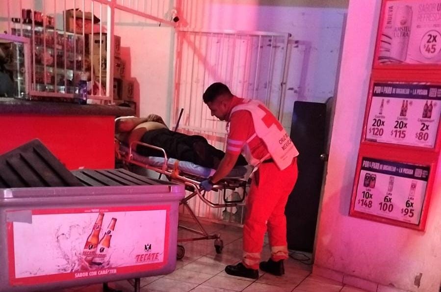 Empleado de expendio de cerveza fue atacado a balazos en presunto asalto en Culiacán