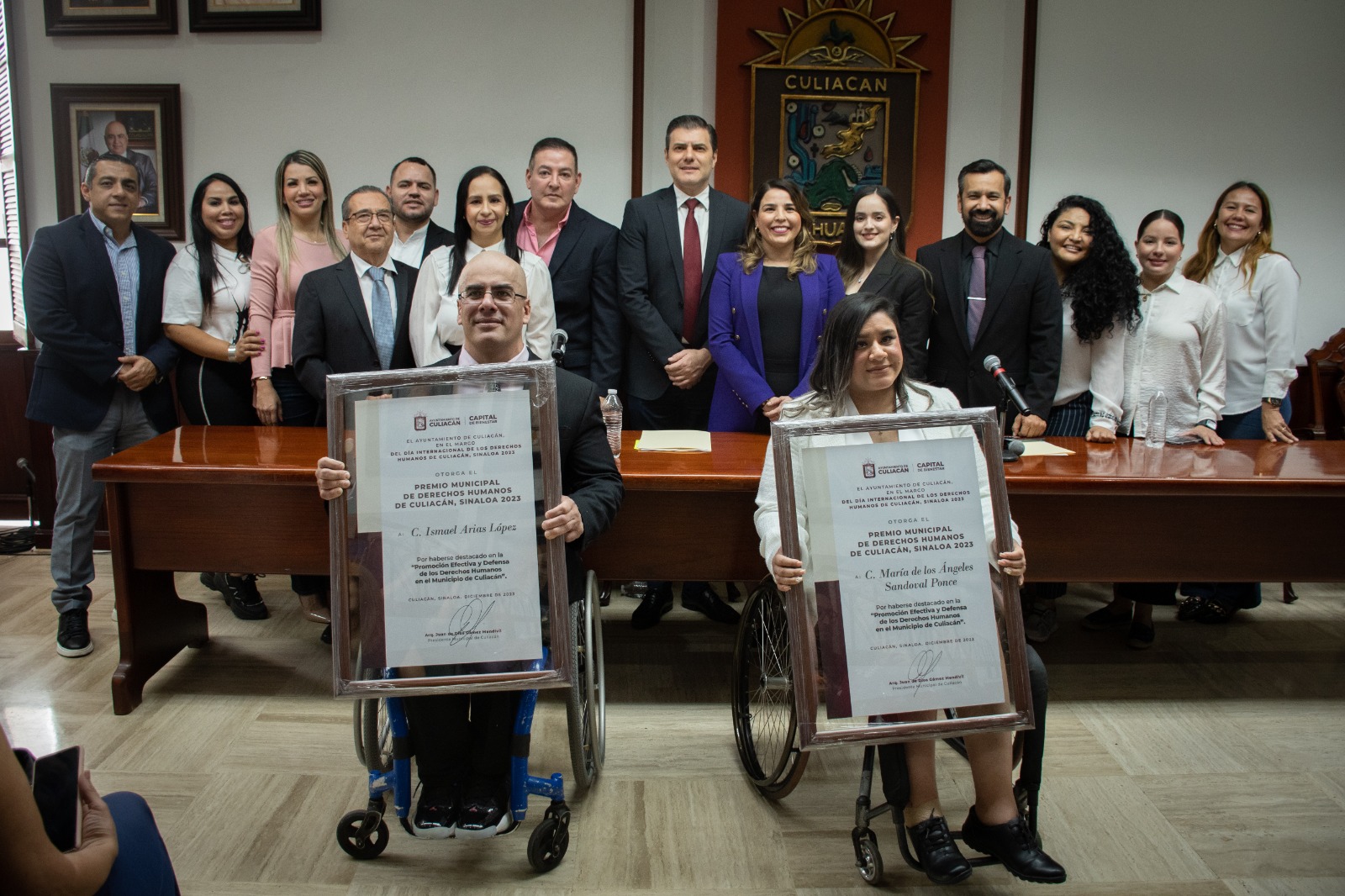 Entregan el Premio Municipal de Derechos Humanos a Ismael Arias López y María de los Ángeles Sandoval