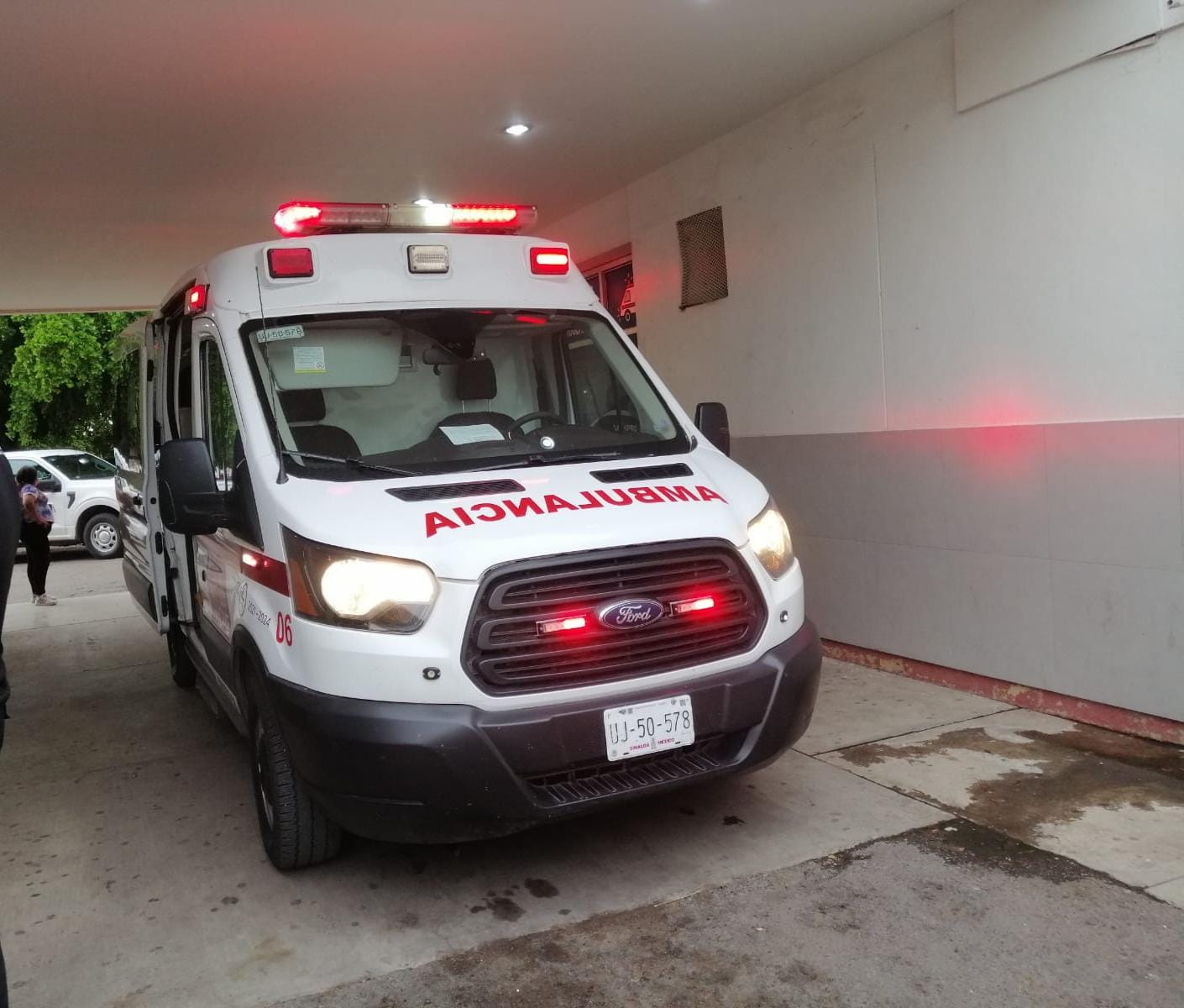 En pleno festejo de Navidad agreden a un joven a machetazos en Ahome