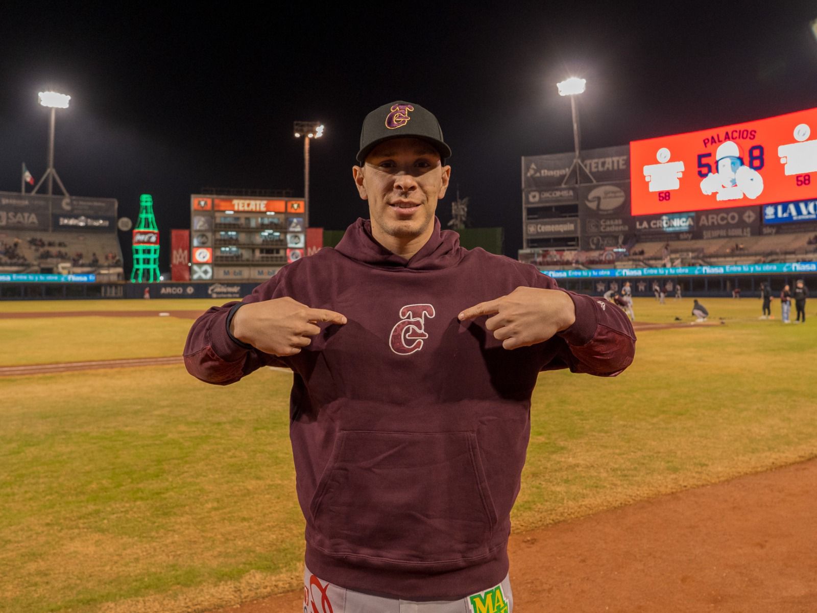 Joey Meneses será activado este sábado con Los Tomateros de Culiacán