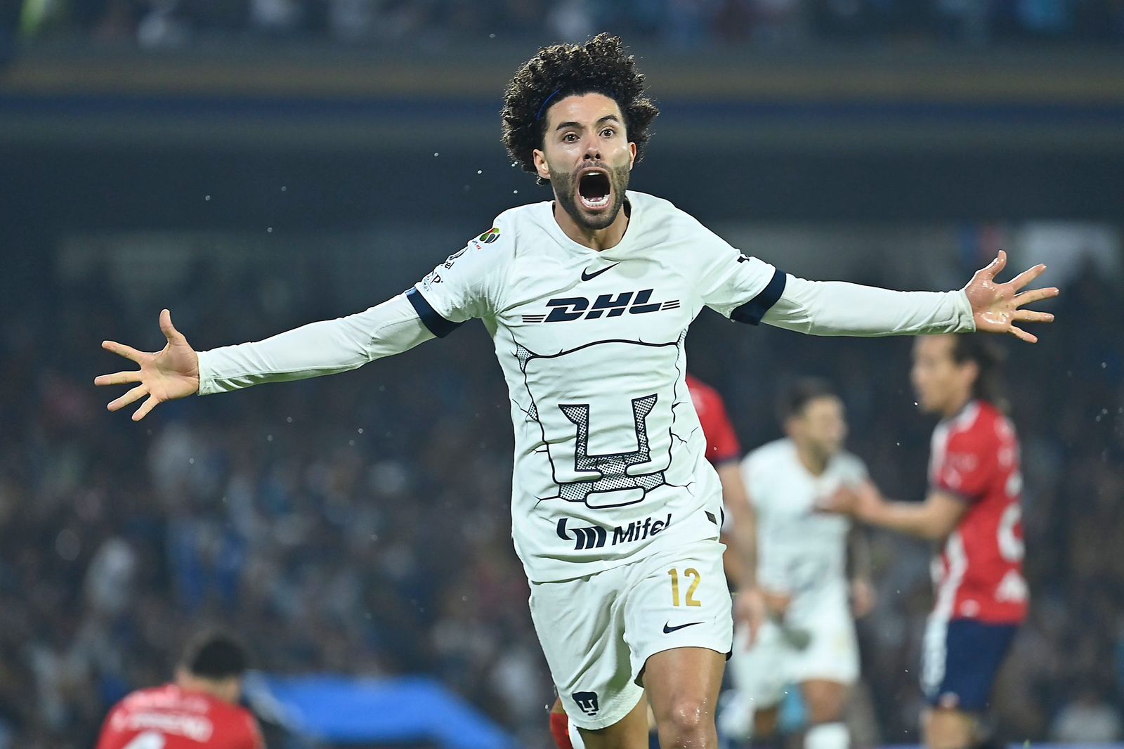 Los Pumas golean a Las Chivas y son semifinalistas en la Liga MX